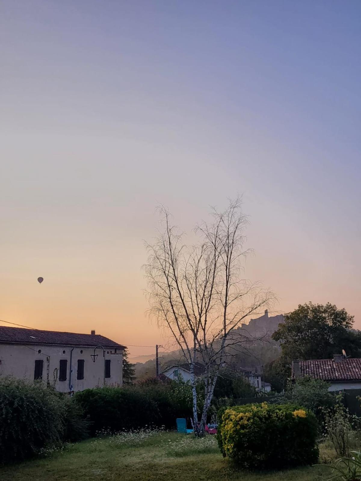 La Jolie Vue Et La Maison De La Tour- Cordes-Sur-Ciel Les Cabannes  Eksteriør billede